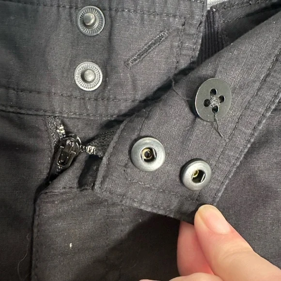 Lauren Ralph Lauren Active black utility pants. - Picture 3 of 5